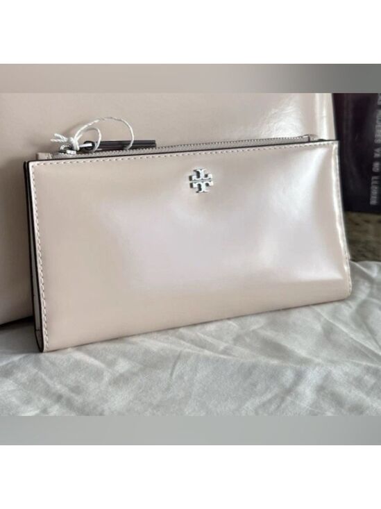 Tory Burch Handbags - New Tory Burch bake flat Leather Wallet in soft pink